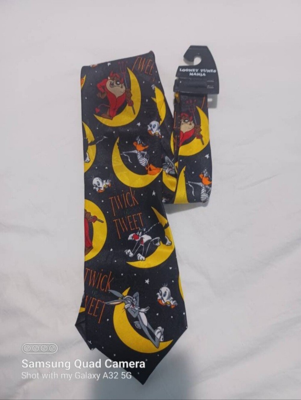 Vintage Looney tunes mania twick or tweet Halloween tie